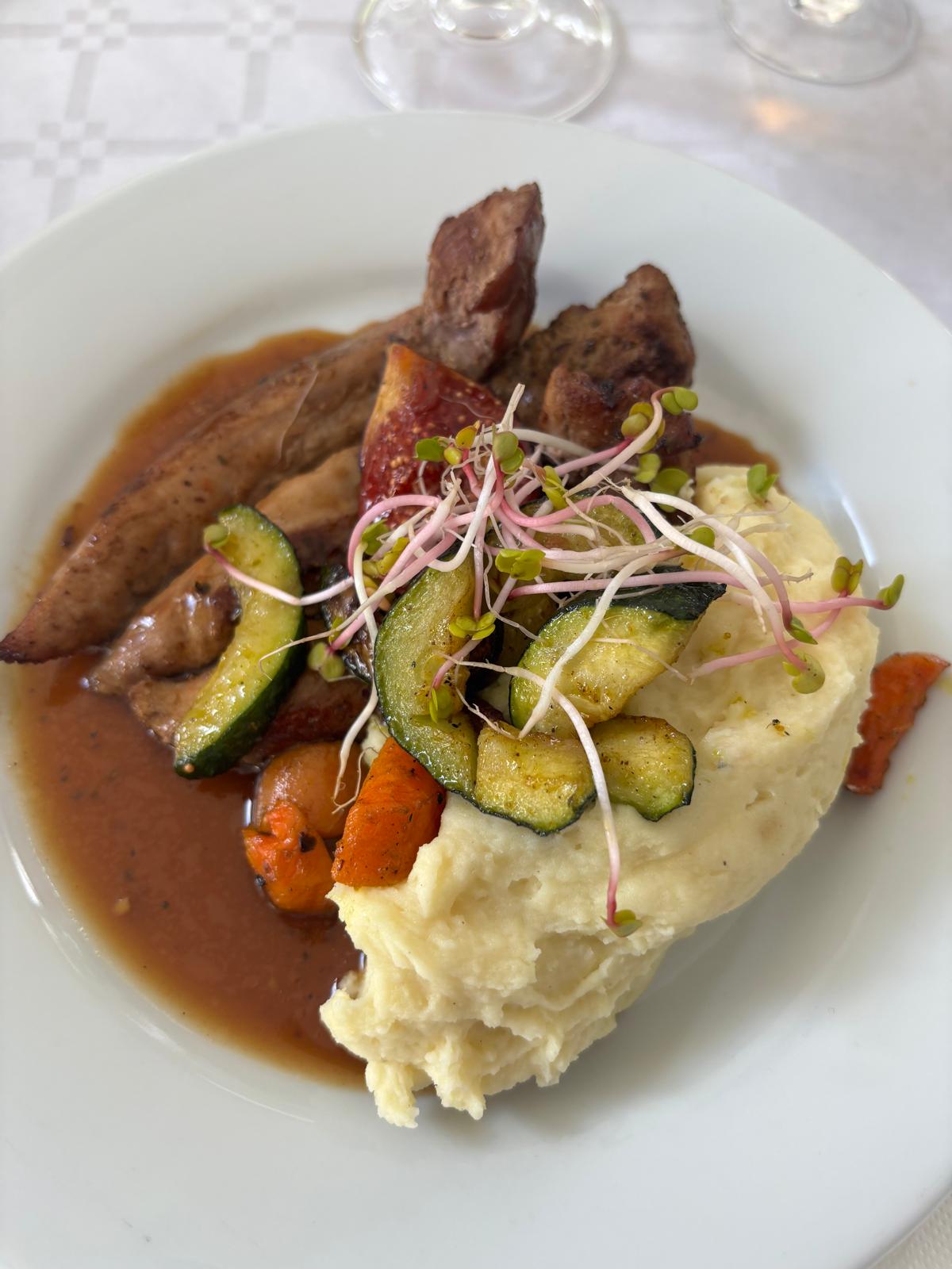 Plat gastronomique signature Les Délices de Tine's